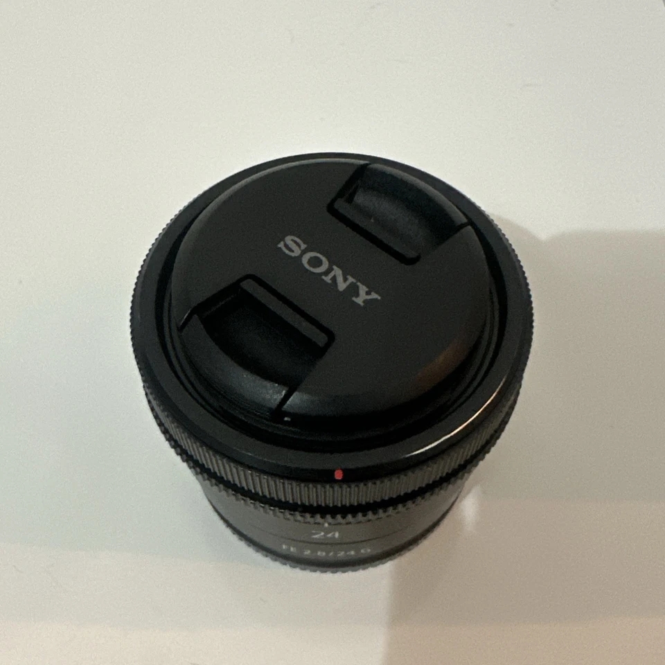 Sony SEL24F28G FE 24mm f/2.8 G Full-Frame Ultra Compact G Series Lens - Image 2 of 4