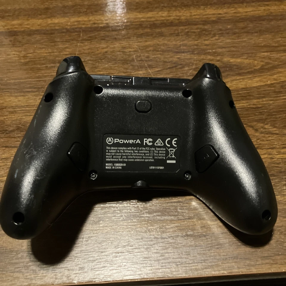 Power A Wired Xbox One White Controller 1506928-01 Sticky Y Button NO CABLE - Image 2 of 4