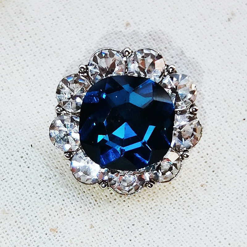 6Pcs Rhinestone Buttons Women Girls Clothes DIY Crafts Sewing Accessories Shiny - Image 2 of 4