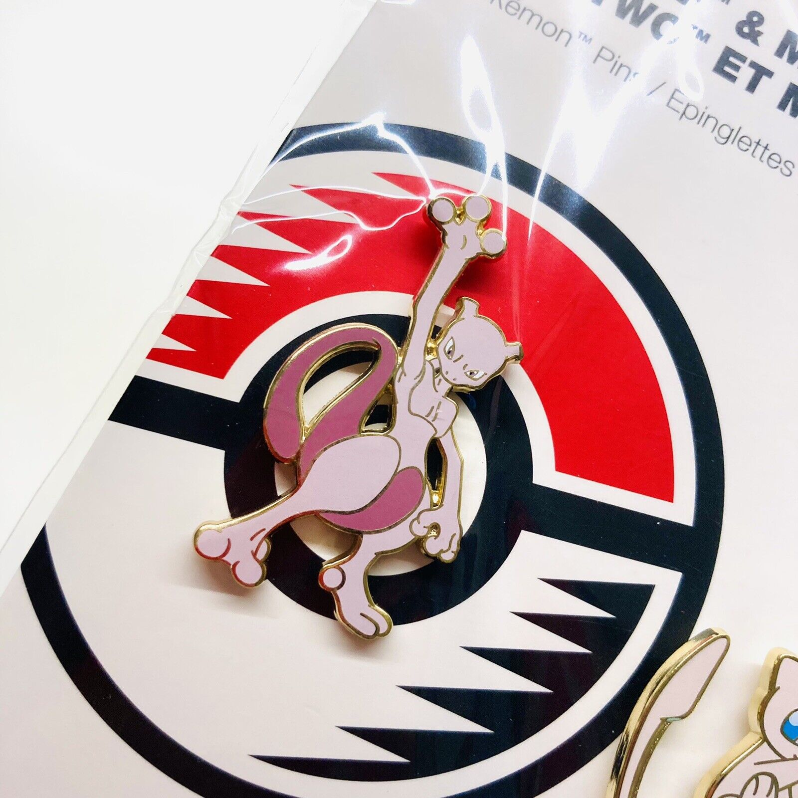 Mewtwo & Mew Pokémon Pins (2-Pack)