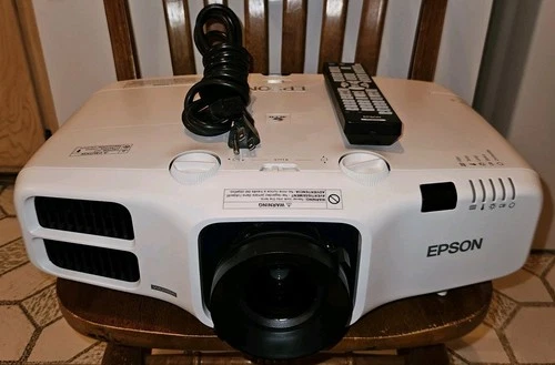 Epson PowerLite 5530U WUXGA 3LCD Projector With Remote