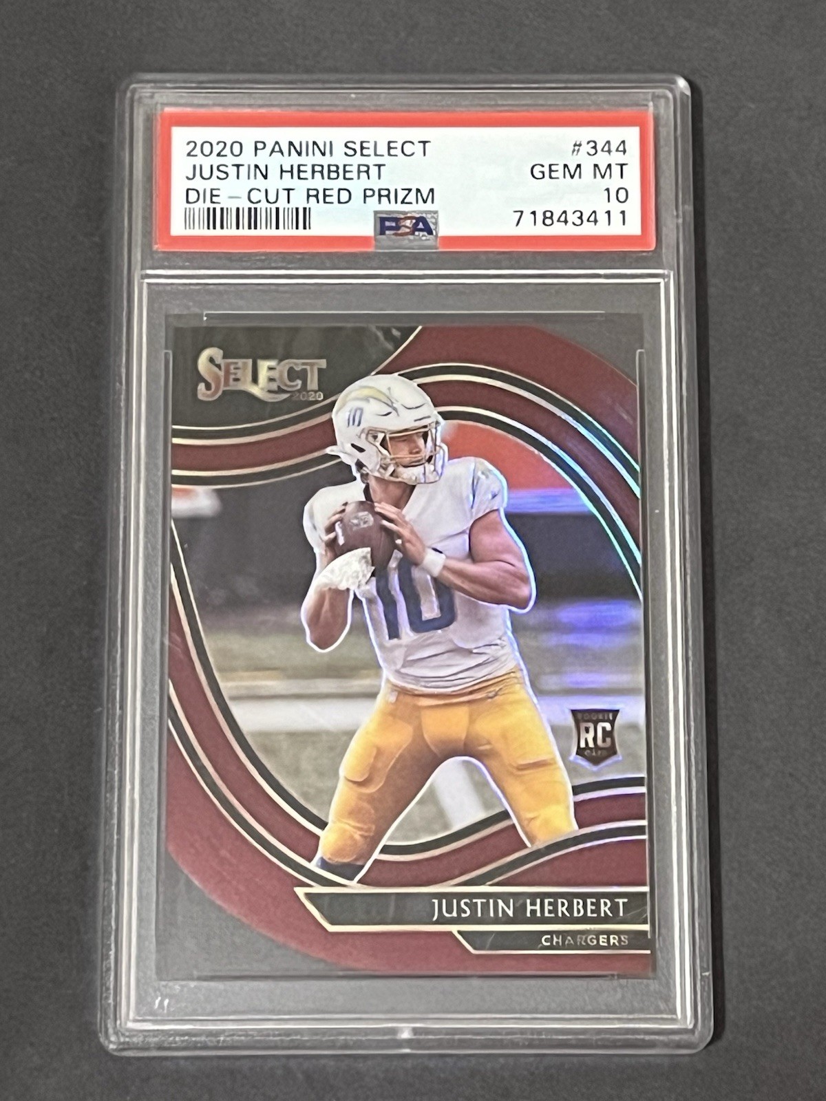 2020 Select Justin Herbert Rookie RC Red Prizm Die Cut Field Level #344 PSA 10