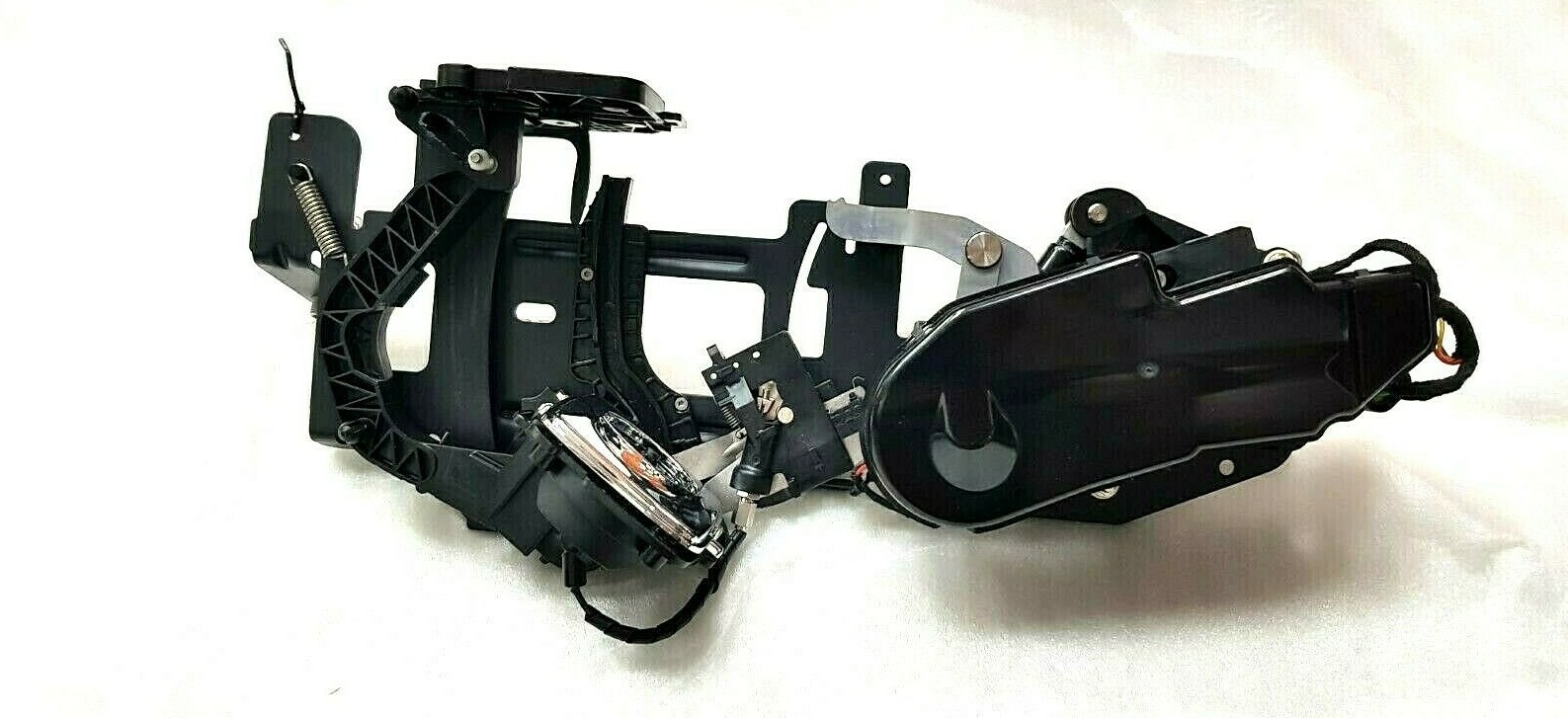 Rolls Royce Ghost Radiator Mascot Retractable Mechanism