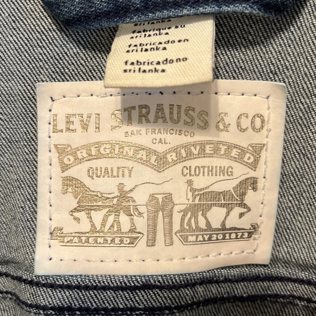 A.M Levi's Women's Denim Ombré Small~Petite Jeans Jacket White Buttons