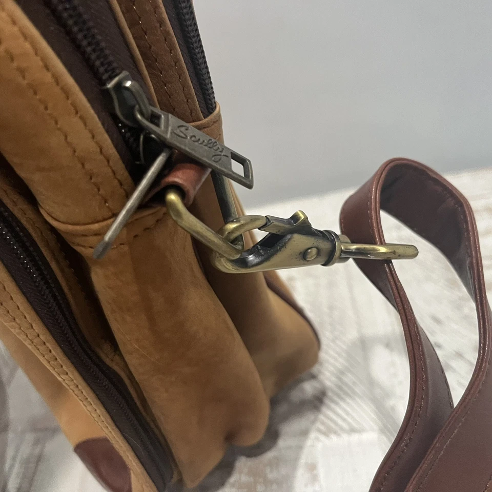 Scully 皮革单肩包多隔层邮差包柔软麂皮绒皮革 ~ 二手状况完好 — 第 4/4 张图片