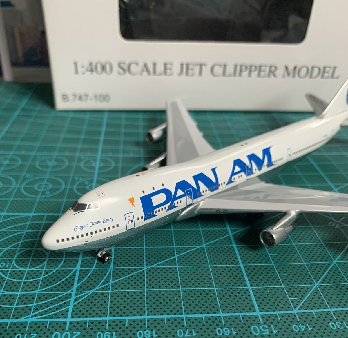 Aeroclassics 1:400 Pan Am Boeing 747-100 Reg: N744PA Aeroclassics 1:400 Pan Am Boeing 747-100 Reg: N744PA
