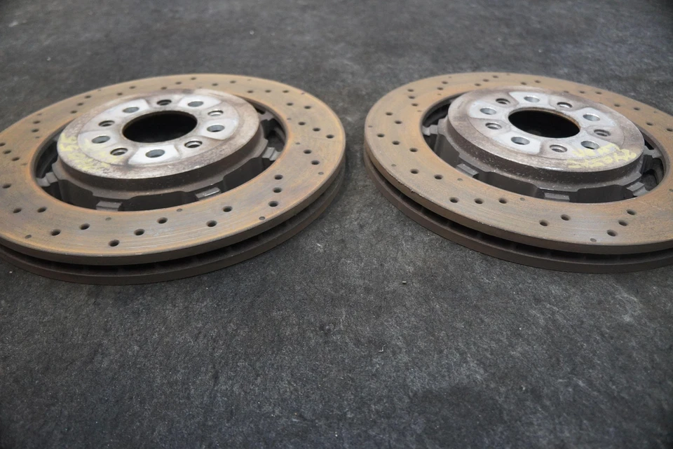 Juego 2 rotores de freno de disco trasero izquierdo derecho perforados 2,9 L OEM Alfa Romeo Stelvio 2018 Foto 2 de 4