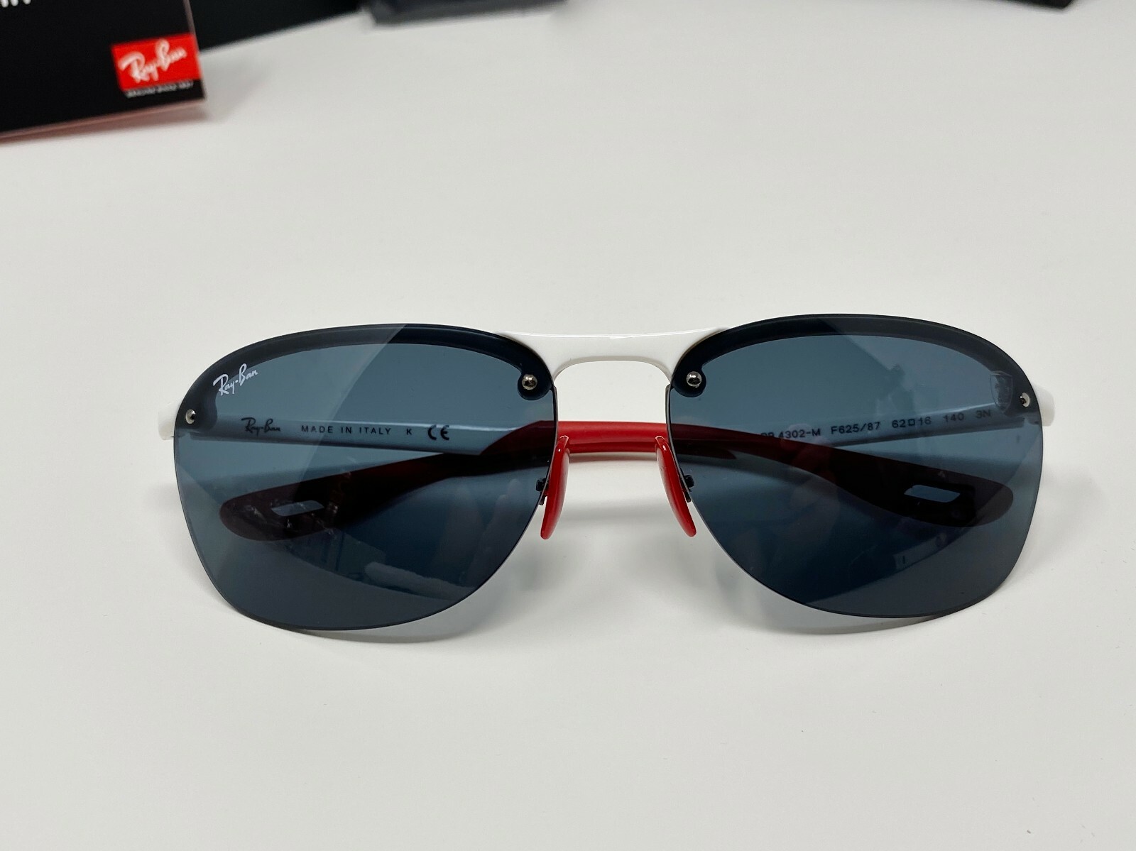 ray ban 4302