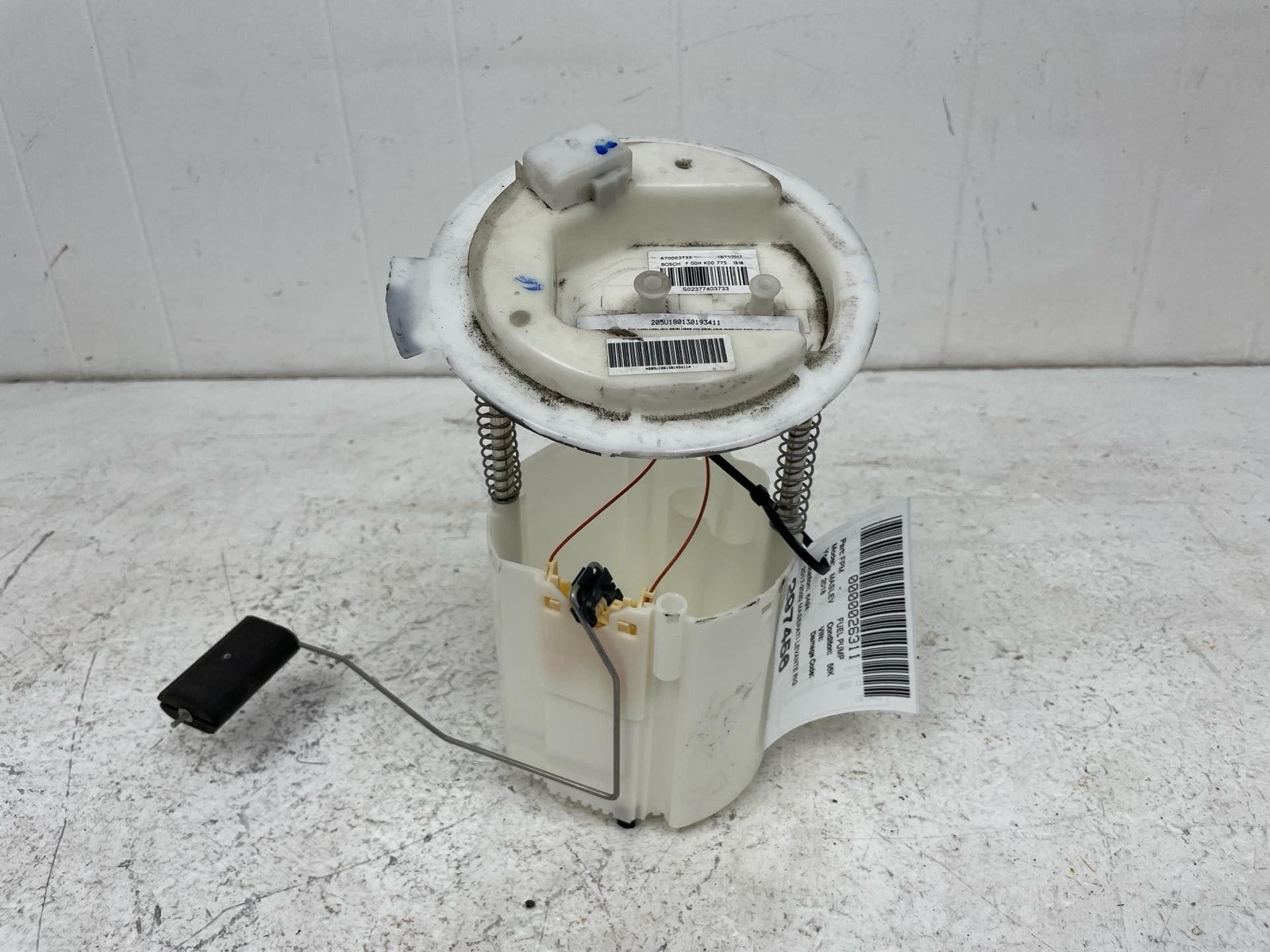 2017-2020 MASERATI LEVANTE RIGHT FUEL TANK MOUNTED FUEL PUMP ASSEMBLY 670003733