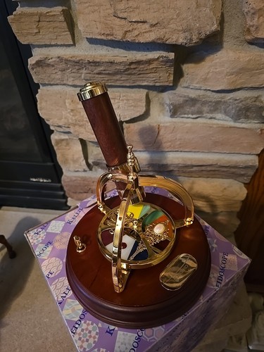 Comdisco Wind-Up Wood-Brass Moving Kaleidoscope Wheel & Music Stand W/Box (used) - Picture 2 of 10