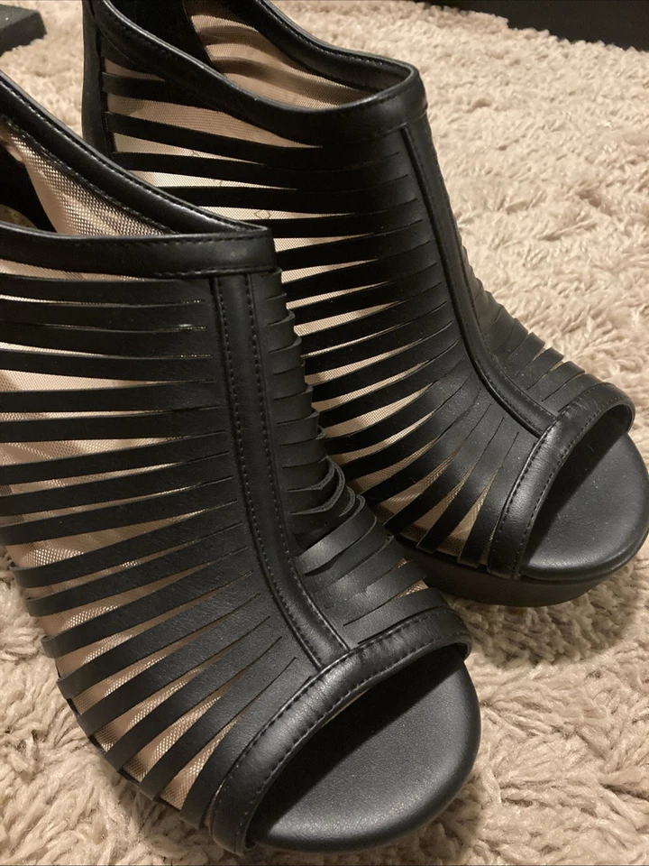 Torrid Black Strappy Wedge Bootie Women's Size 8.5 Wide Dressy 4 In Heel - Image 2 of 4