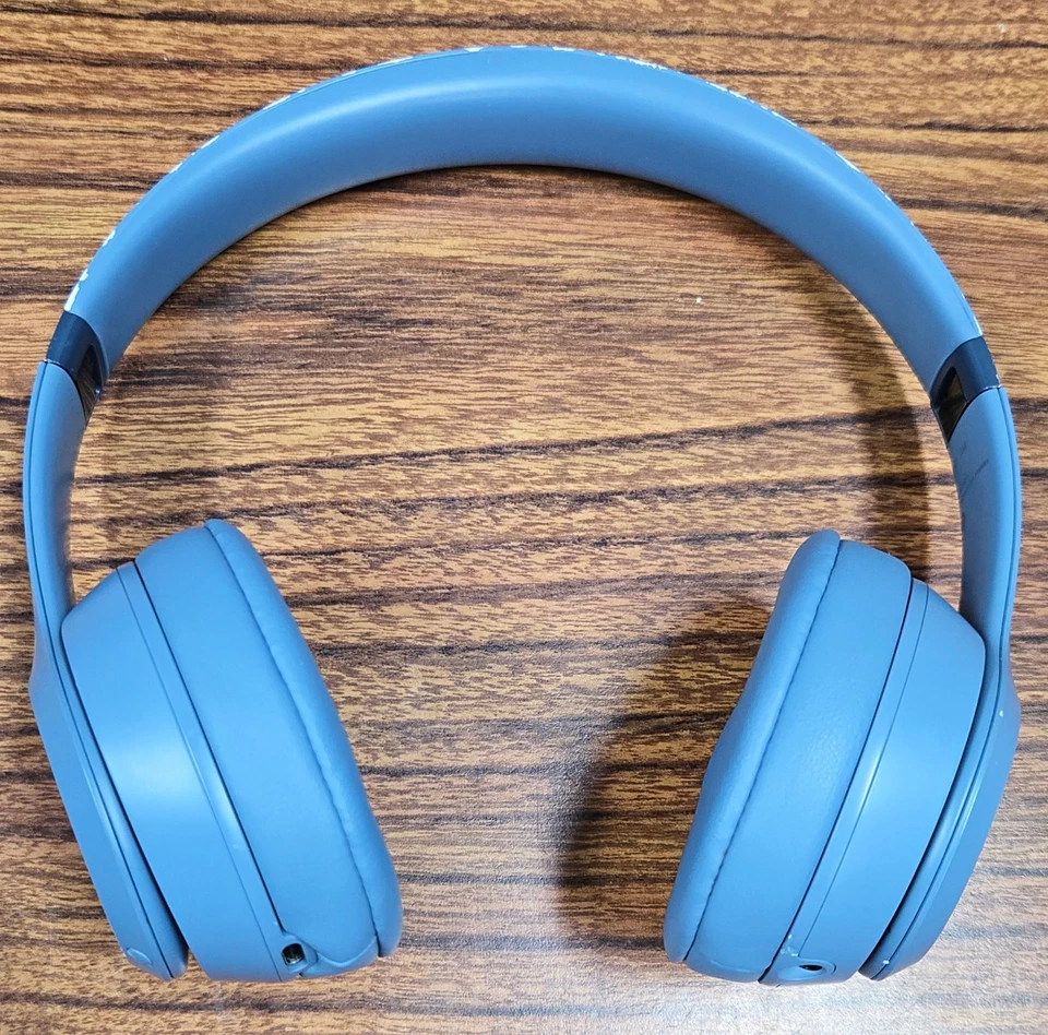 Beats by Dr. Dre Solo 4 Auriculares Inalámbricos Bluetooth Azul Mate Foto 2 de 4