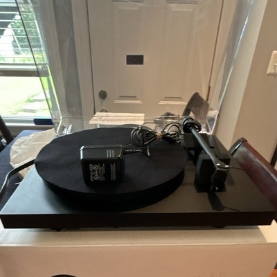 Pro-Ject Debut III Belt Drive Turntable Black 33/45 RPM RCA w/ Dust Cover READ*