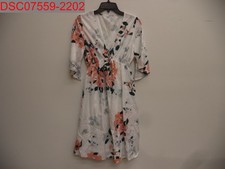 NWT - Women's White Floral Dress, Size XS 1367900