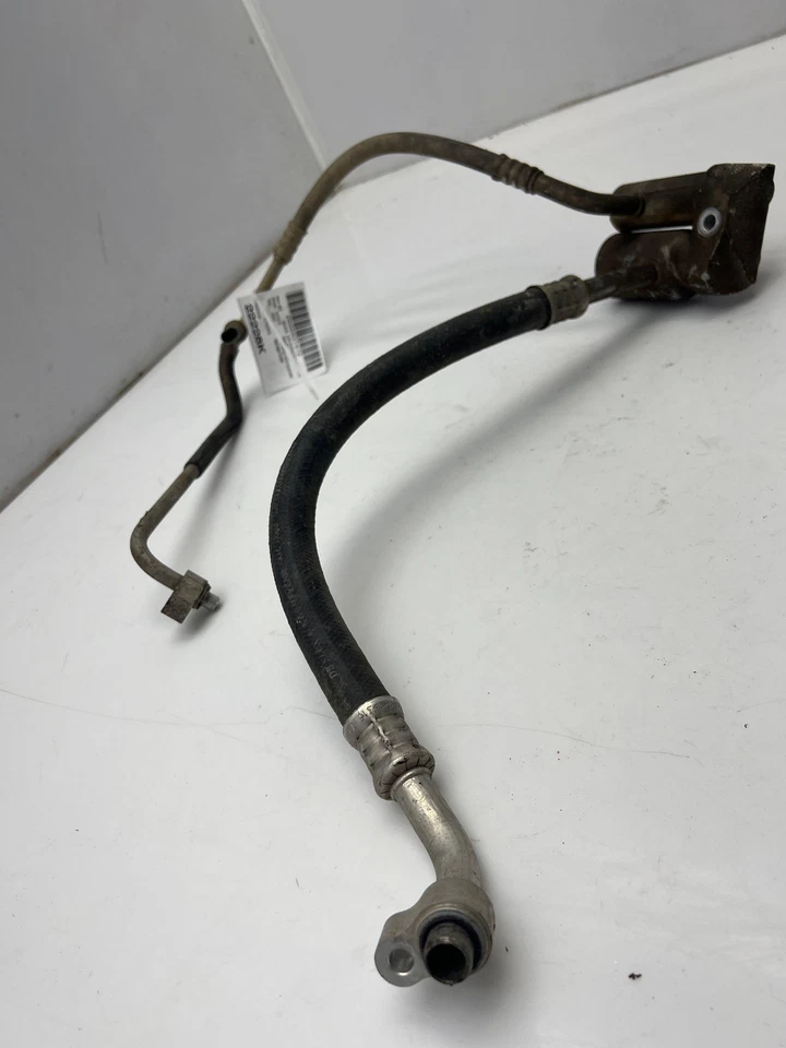 Manguera de descarga de CA Silverado Sierra 1500 99-02 8 cilindros SOLO genuina OEM 19213203 Foto 4 de 4