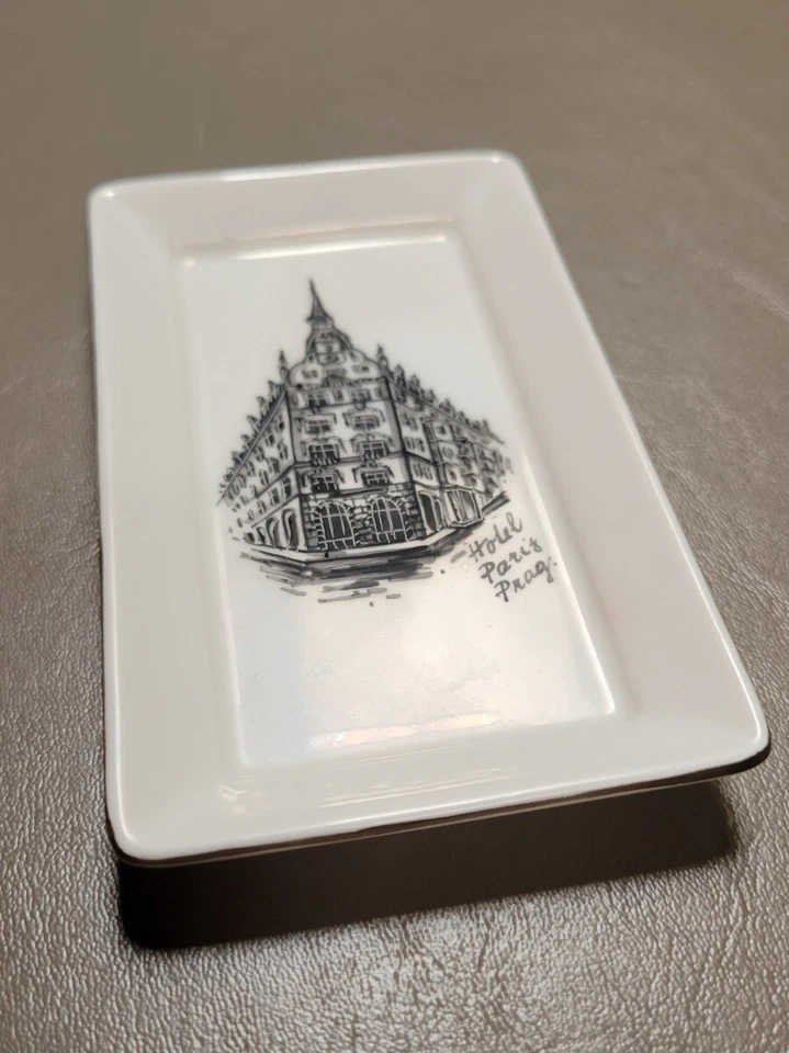 Plato de joyería RAK PORCELANA pintado a mano Hotel París Praga U.A.E. 0060M 5"x3" Foto 2 de 4