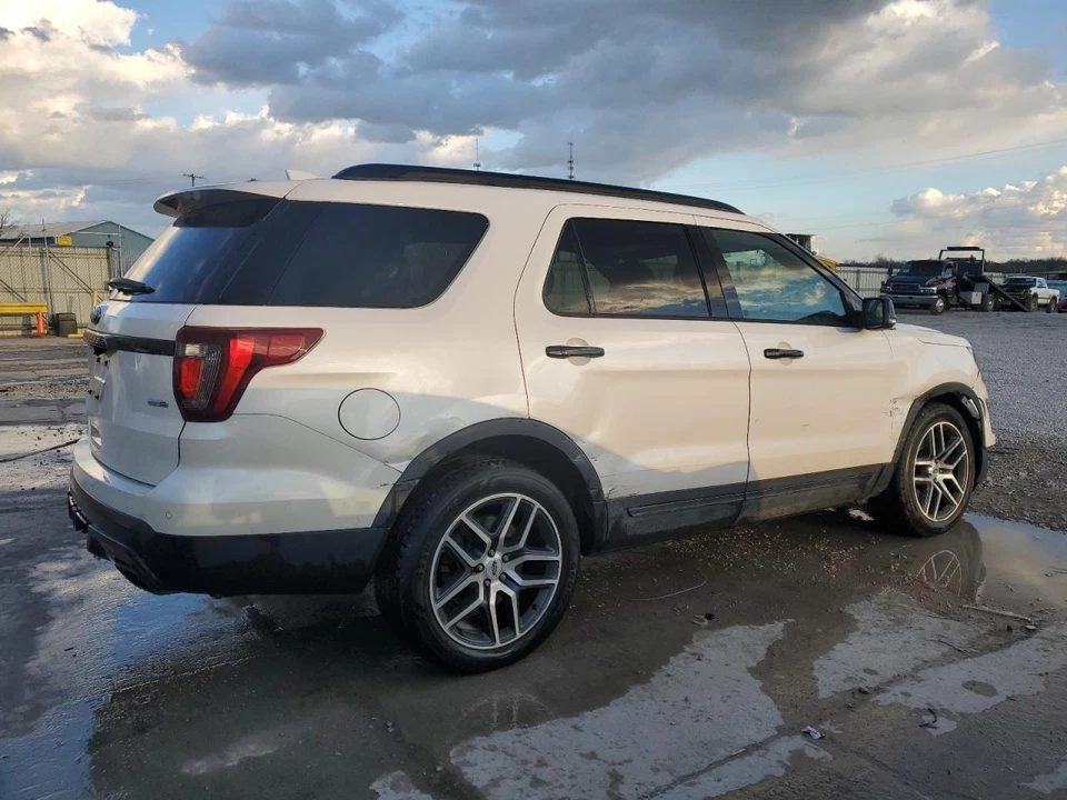 Conjunto de filtro de aire usado se adapta a: Ford Explorer 2017 3,5 L con turbo grado A Foto 3 de 4