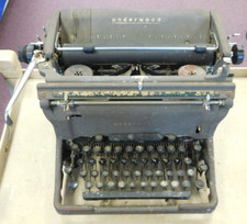 Vintage Antique 1930's Underwood Champion Manual Typewriter thumbnail