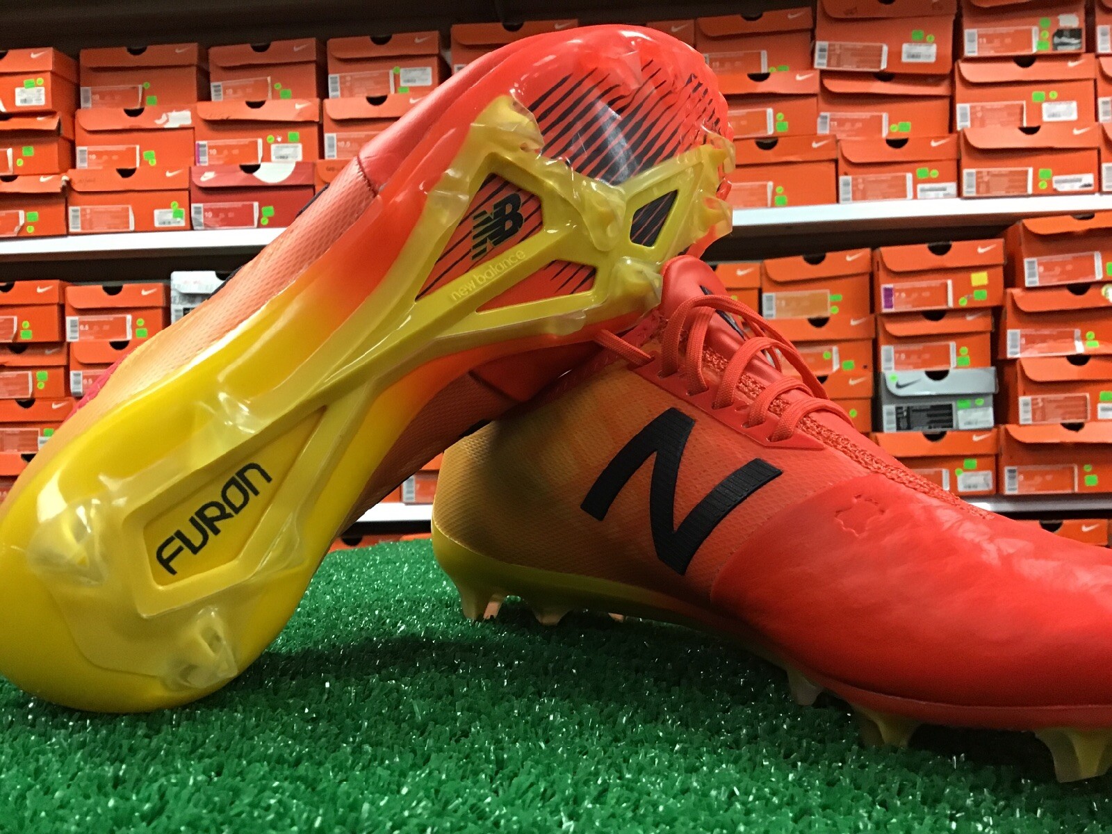 new balance furon mens gold