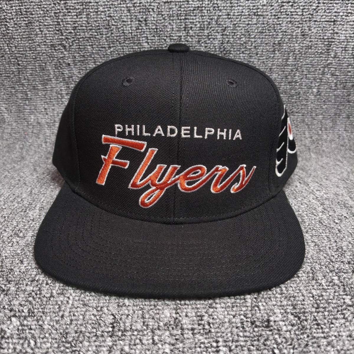 Mitchell & Ness Philadelphia Flyers NHL Black Snapback Cap Hat
