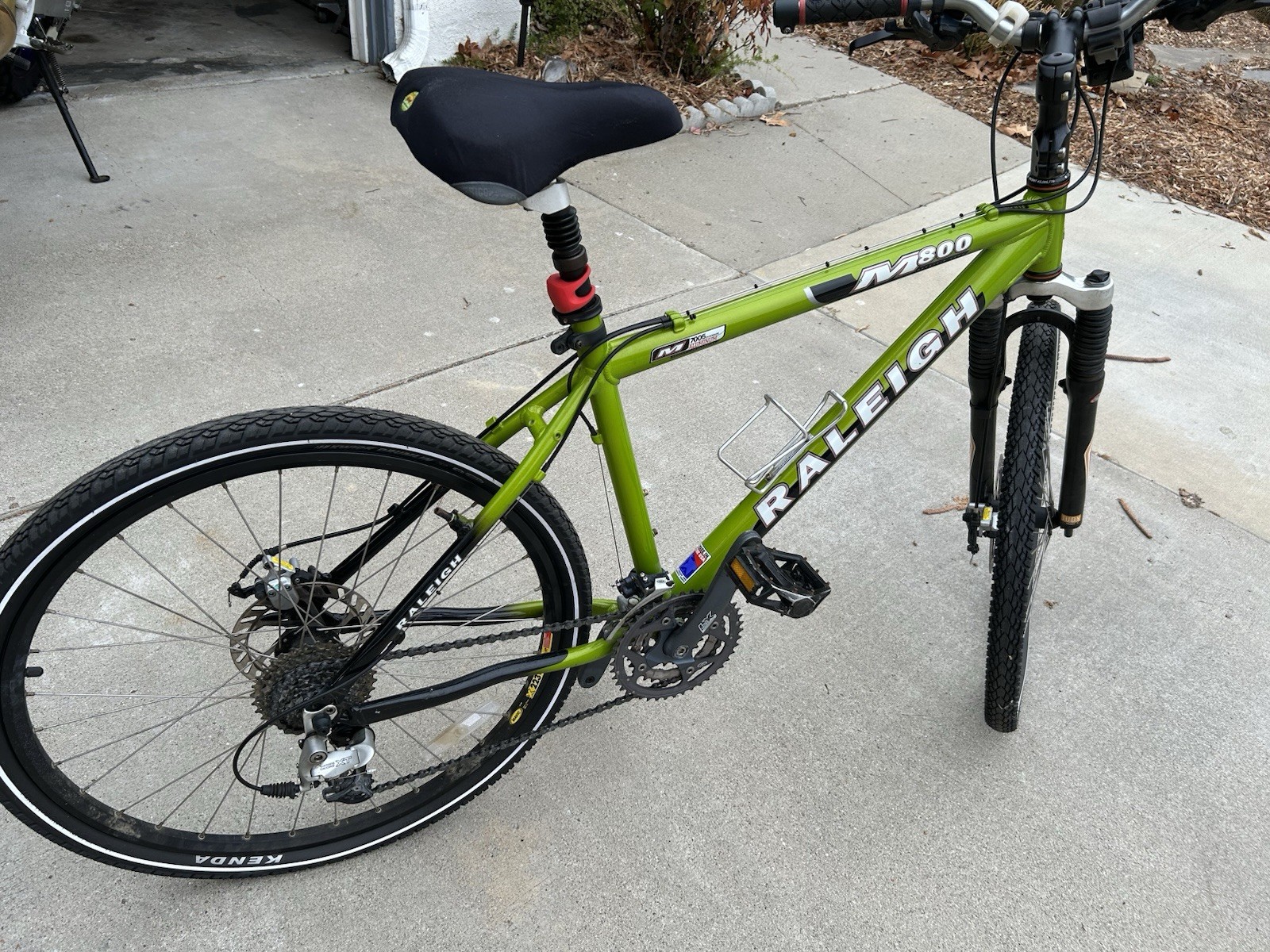 (Used) Raleigh M800 aluminum, Front Suspension V-Brake. Mint! Almost unused orig owner (300.00 USD) (Used) Raleigh M800 aluminum, Front Suspension V-Brake. Mint! Almost unused orig owner (300.00 USD)