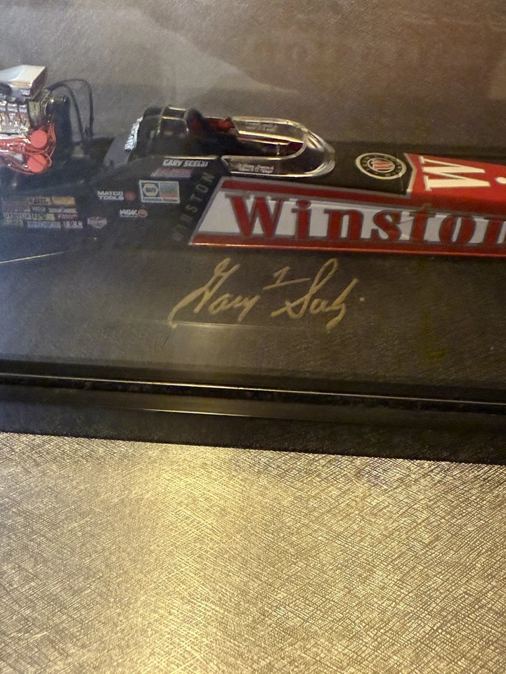Gary Scelzi Winston 2001 1:24 Diecast Dragster con estuche autografiado Foto 2 de 3