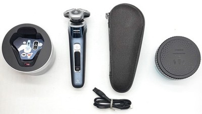 Philips Norelco i9000 Prestige Rechargeable Wet & Dry Shaver W/ Cleaning Base