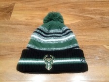 Milwaukee Bucks NBA New Era Bobble Beanie Hat NWOT