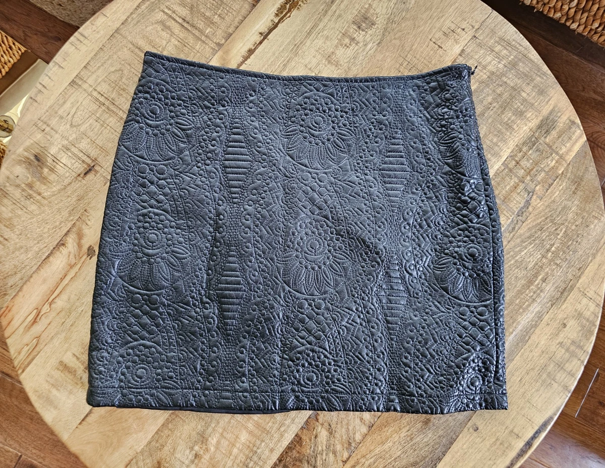 Mini-jupe Noire Bebe – Simili Cuir Et Laqué – Tailles 4 Et 6 – Neuf Avec étiquettes