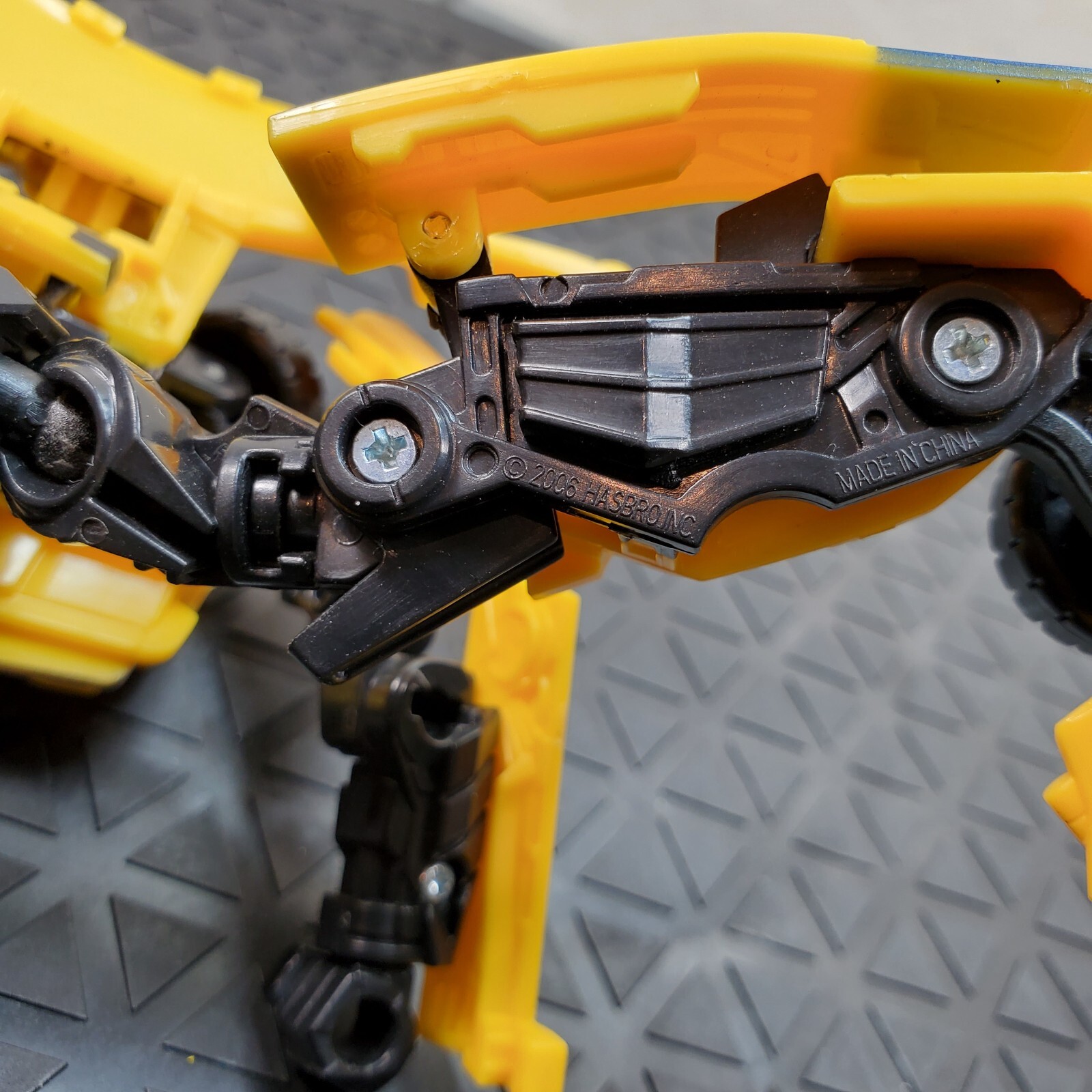 Hasbro Transformers Movie Deluxe Class Bumblebee Classic Camaro Action Figure