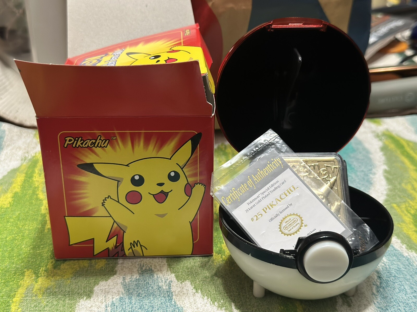 Pokemon Pikachu Vintage 23k Gold Plated Trading Card 1999 Burger King - Picture 3 of 3