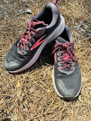 Size 10 - Brooks Cascadia 16 GTX Black Coral W