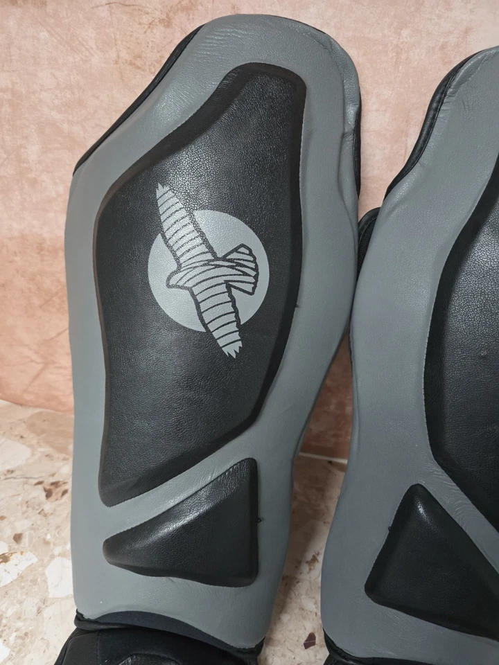 Espinilleras llamativas Hayabusa Tokushu Regenesis talla XL Foto 3 de 4