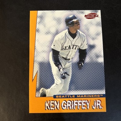 1999 Pacific Invincible - Seismic Force Ken Griffey Jr #17 Action