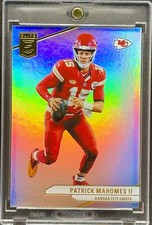 Patrick Mahomes RARE GOLD FOIL REFRACTOR INVESTMENT CARD PANINI CHIEFS MINT