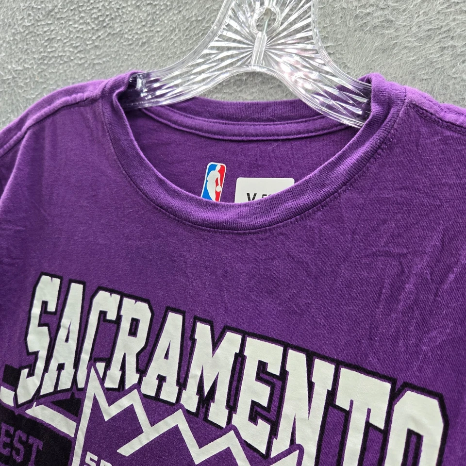 Sacramento Kings Women Shirt Medium Purple Logo Graphic Crew Neck Short Sleeve - Image 4 of 4