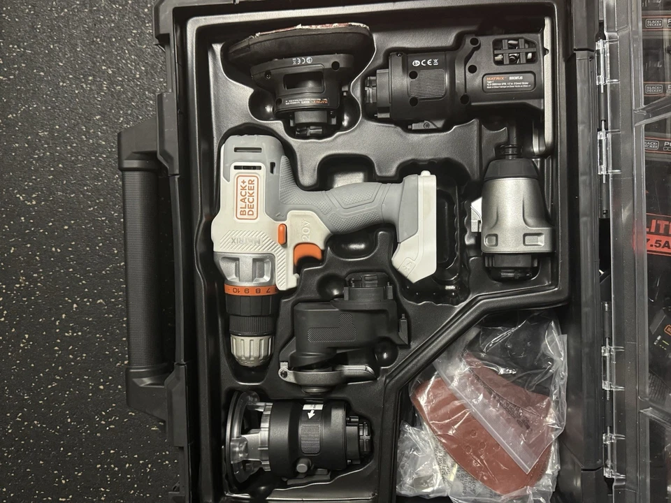 BLACK+DECKER 20V MAX MATRIX Cordless Combo Kit, 6-Tool, - BDCDMT1206KITWC Lot - Image 4 of 4