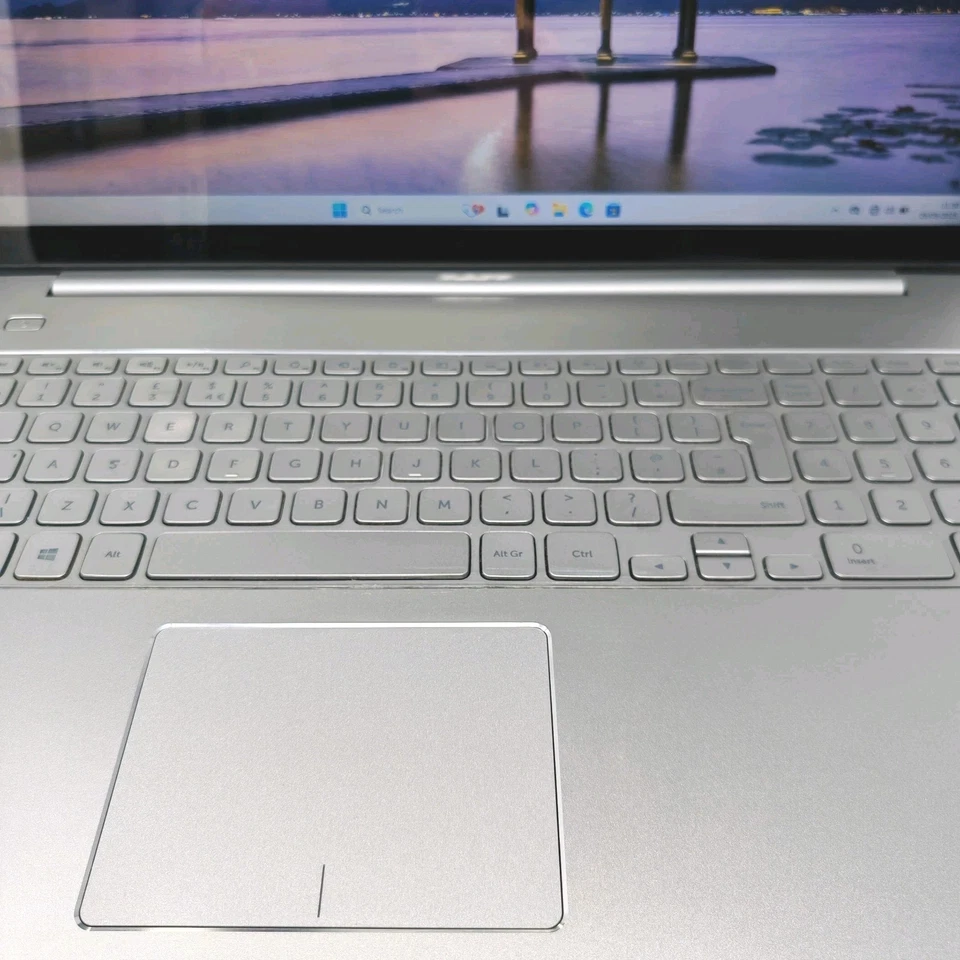 Dell Inspiron 17 7737 i5 8GB 500GB HD 17.3" Touchscreen Aluminium Laptop GeForce - Image 4 of 4