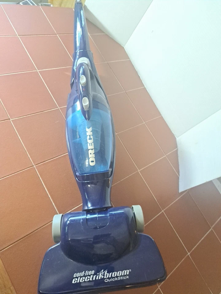 Oreck Cordless Electrikbroom QuickStick Vacuum Cleaner Untested No Cord - Image 2 of 4