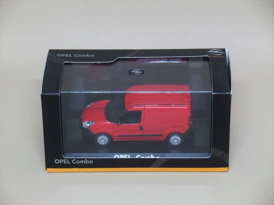 OPEL COMBO (FiAT DOBLO') ELABORAZiONE MODiFiED "VERSiONE BASE" ROSSO NOREV 1/43 - Immagine 3 di 3