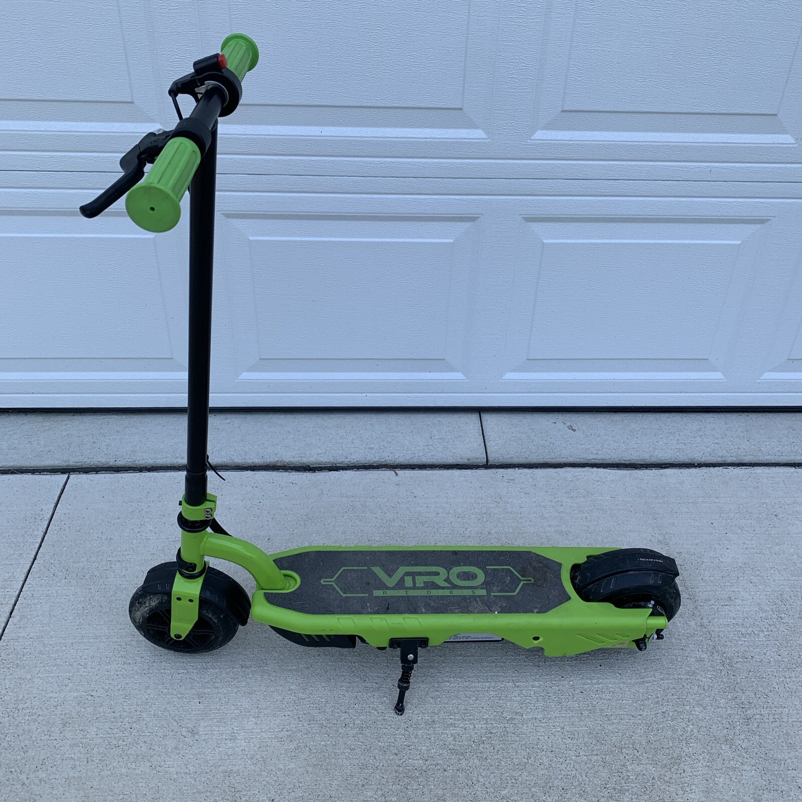 VR 550E Rechargeable Electric Scooter with Lights - Ride on 