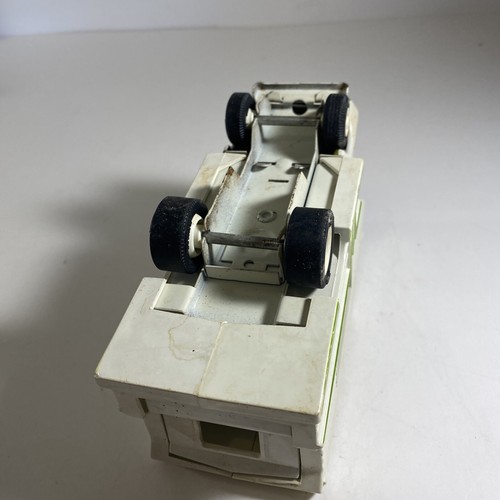 Vintage 1974 TONKA Winnebago RV Camper! Pressed Steel & Plastic MINNIE WINNIE! - Picture 5 of 6