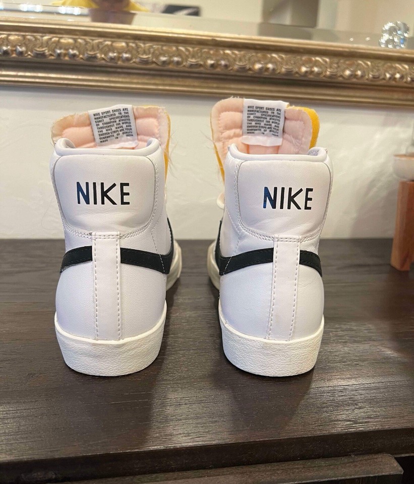 Size 8.5 Nike Blazer Mid 77 Vintage White Black Retro Woman's