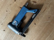 Werkzeug/Druckluftnagler