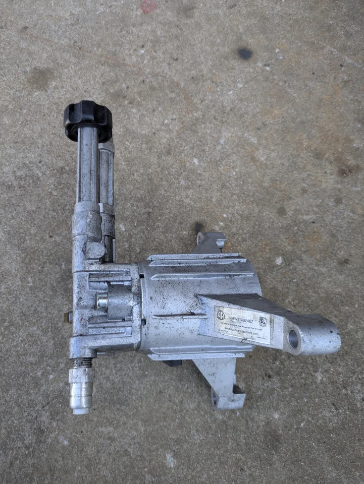 Bomba de agua completa Troy-Bilt lavadora a presión XP 2600Psi RMW2.2G24EZ Foto 4 de 4