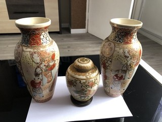 3 vintage japanese vase