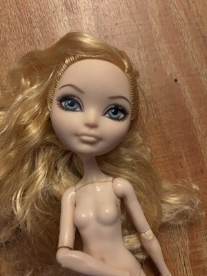 Ever After High Apple White Doll