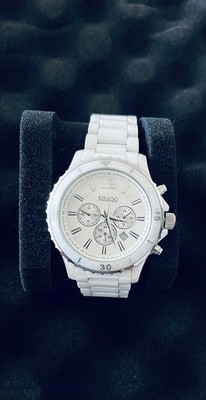 Keramik-Armbanduhr von RIVADO.