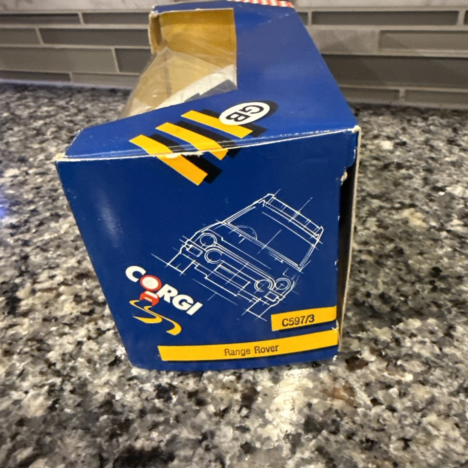 Vintage Corgi C597/3 Police Range Rover GB White 1:36 Diecast Model Car Boxed - Image 4 of 4