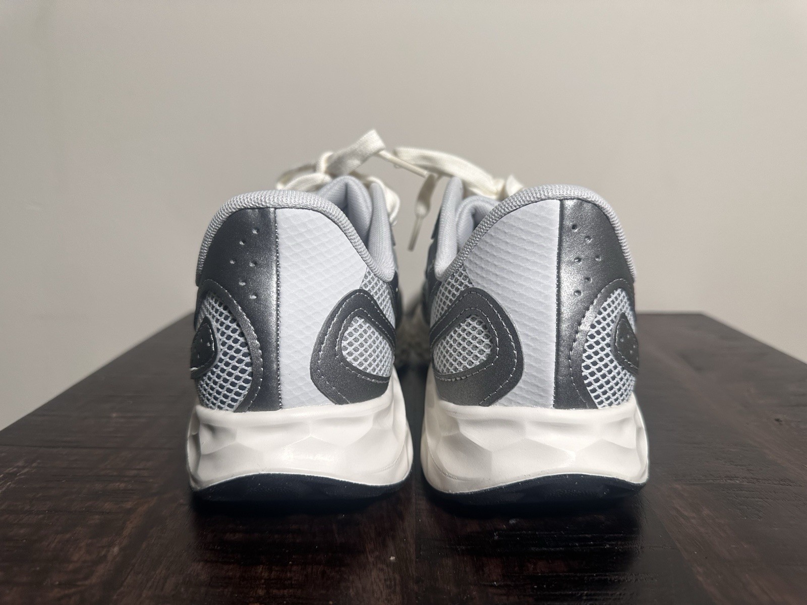 New Balance Men’s Fresh Foam Arishi V4 Running Sneaker Shoes Grey Sz 9  NWB thumbnail 3